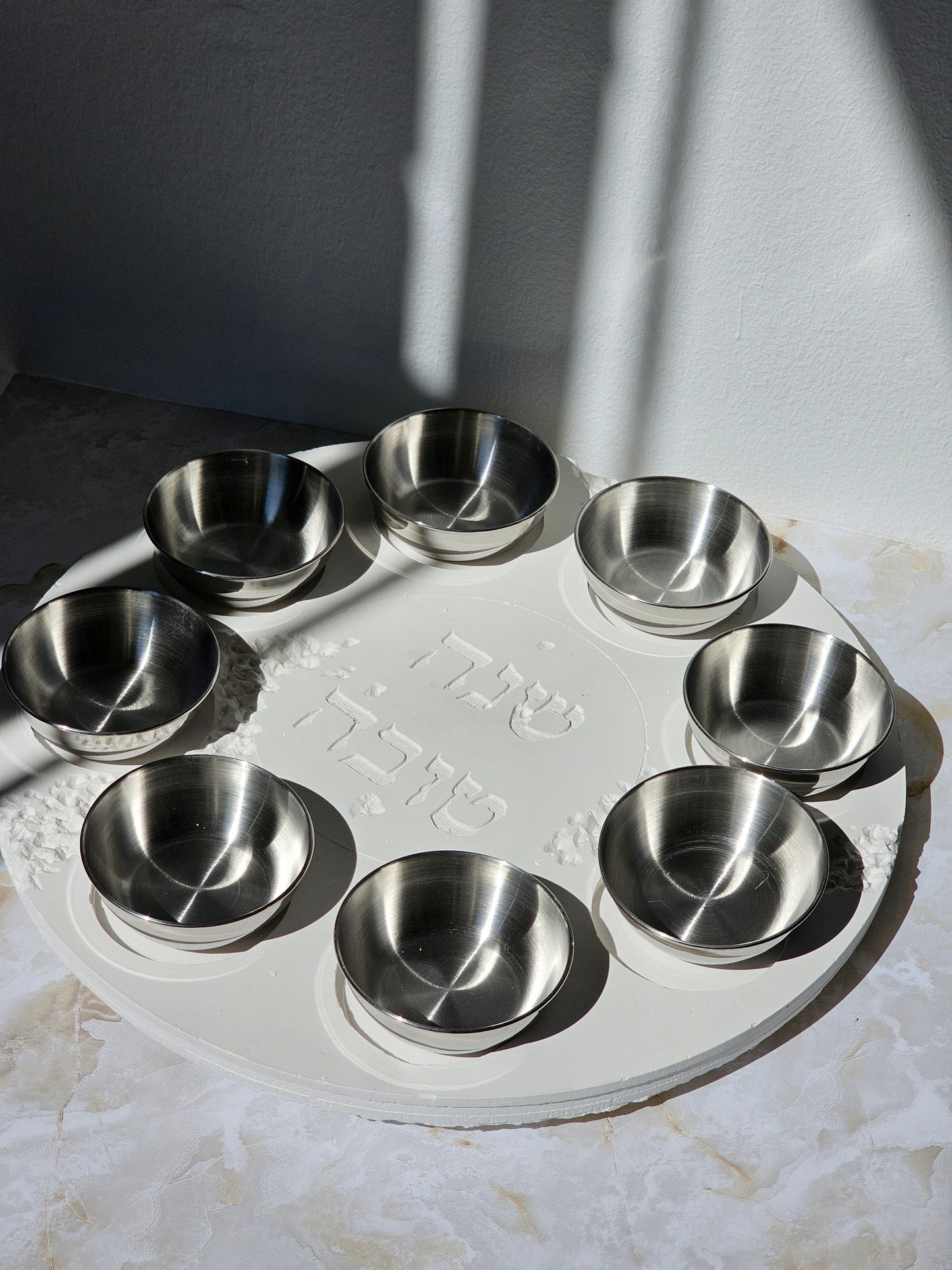 Modern Round Broken Rosh Hashanah Plate with Bowls